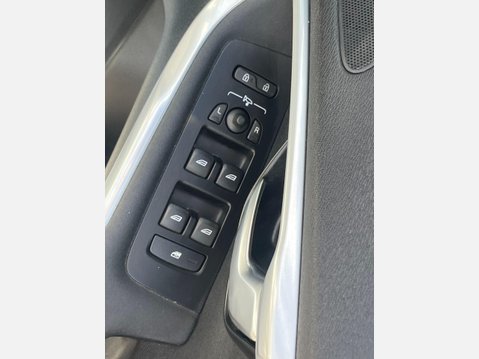 Volvo V40 2.0 T2 GPF Momentum Nav Plus Euro 6 (s/s) 5dr 34