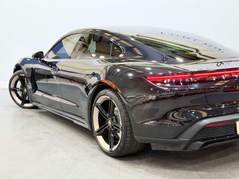 Porsche Taycan Performance Plus 93.4kWh Turbo Saloon 4dr Electric Auto 4WD (680 ps) 34