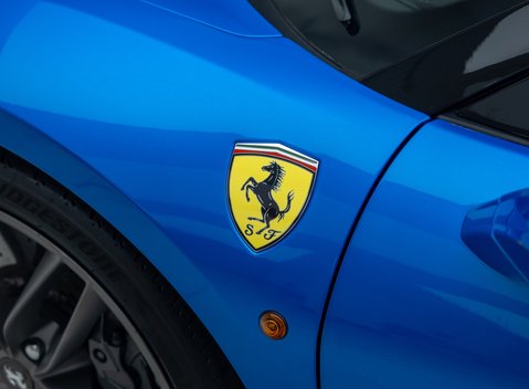 Ferrari 488 SPIDER 38
