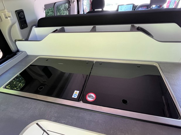 Ford Transit Custom Nugget Titanium Kombi H1 2.0 150ps 22