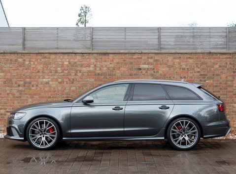 Audi RS6 Avant Performance 2
