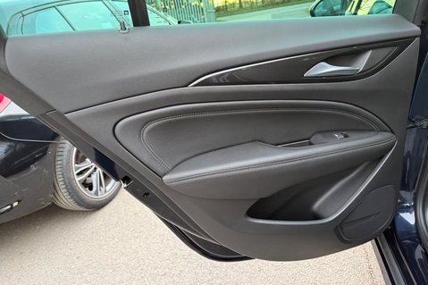 Vauxhall Insignia SRI VX-LINE NAV AUTOMATIC - REVERSE CAMERA -20 INCH ALLOYS 27
