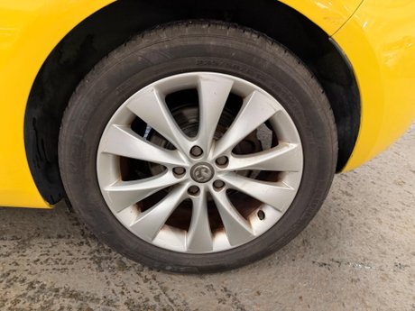 Vauxhall Astra GTC 1.6T 16V SRi Euro 5 3dr 21