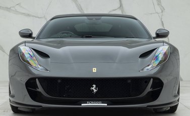 Ferrari 812 Superfast 4