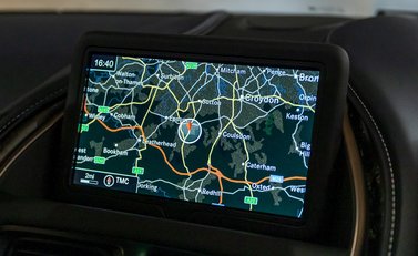 Aston Martin DB11 V12 11