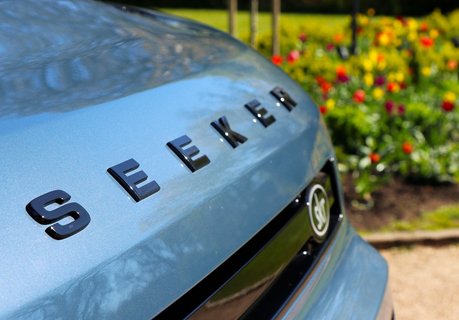 Land Rover Defender 90