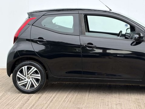 Toyota Aygo 1.0 Aygo X-Play TSS VVT-i CVT 5dr 14