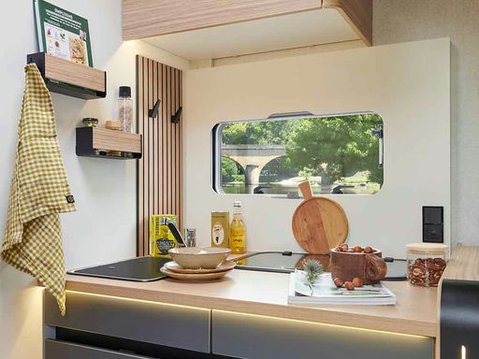 Pilote P740FGJ Evidence 2026 MODEL SHOW VAN 22