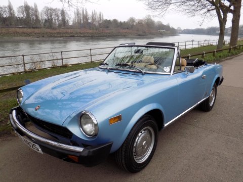 Fiat 124 Spider CS 1800 9