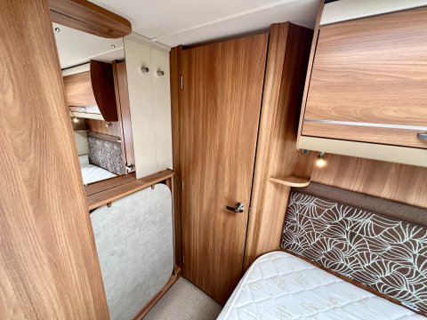 Swift Challenger 570 22