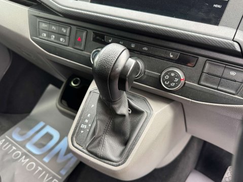 Volkswagen Transporter 2.0 Transporter T32 Highline TDI 4Motion Semi-Auto 4WD 32