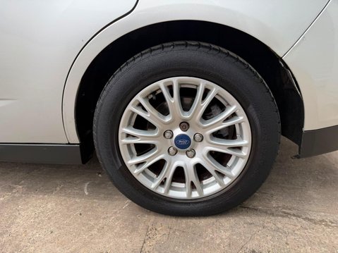 Ford Grand C-Max 1.6 TDCi Titanium Euro 5 5dr 25