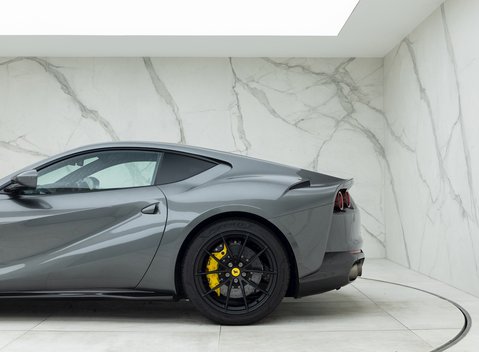 Ferrari 812 Superfast 28
