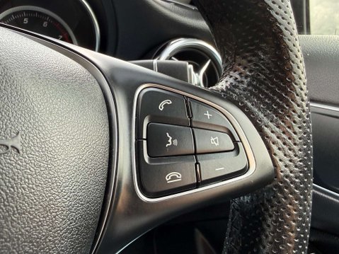 Mercedes-Benz GLA 1.6 GLA180 Urban Edition SUV 5dr Petrol 7G-DCT Euro 6 (s/s) (122 ps) 38
