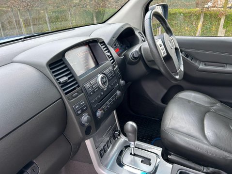 Nissan Navara 2.5 dCi Tekna Auto 4WD Euro 5 4dr 16