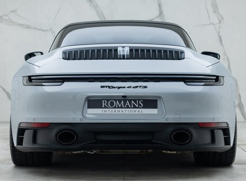 Porsche 911 Targa 4 GTS (992) 11
