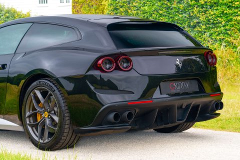 Ferrari GTC4 Lusso T 25