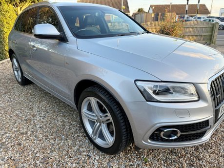 Audi Q5 2.0 TDI S line Plus S Tronic quattro Euro 5 (s/s) 5dr 9