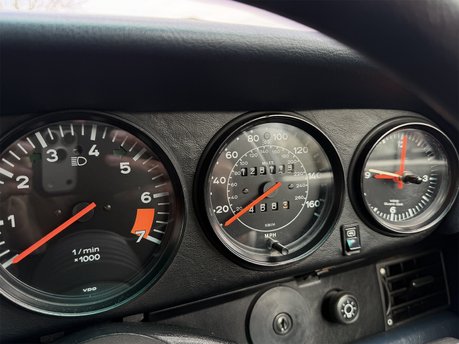 Porsche 911 CARRERA 3.2 BACK-DATE 50