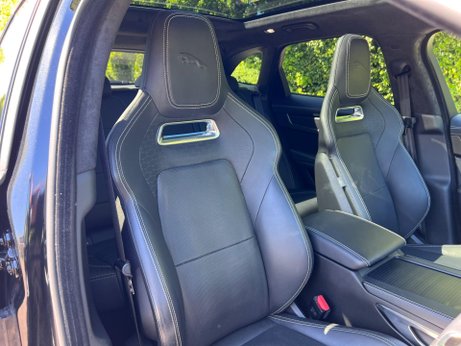 Jaguar F-Pace 2.0 D200 MHEV R-Dynamic HSE Black Auto AWD Euro 6 (s/s) 5dr 13