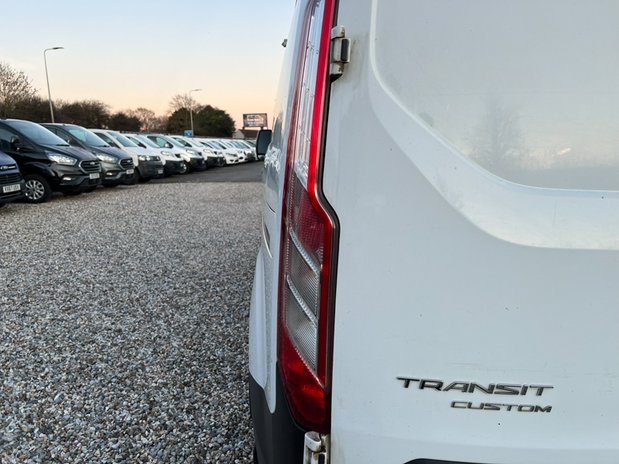 Ford Transit Custom SWB L1H1 Low Roof 300 EURO 6 NO VAT 24
