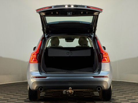 Volvo XC60 D4 MOMENTUM AWD 8