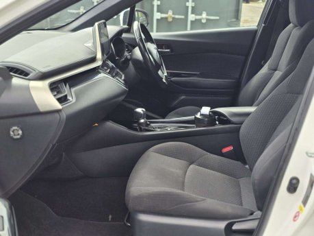 Toyota C-HR 1.8 VVT-h Design SUV 5dr Petrol Hybrid CVT Euro 6 (s/s) (122 ps) 28