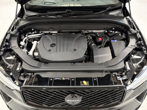 Volvo XC60 B5 ULTRA BLACK EDITION AWD 25