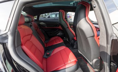 Porsche Taycan Turbo S 16