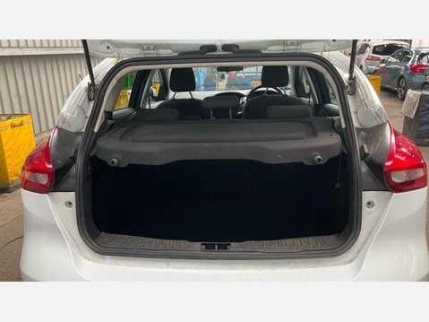 Ford Focus 1.0T EcoBoost Titanium Euro 6 (s/s) 5dr 9
