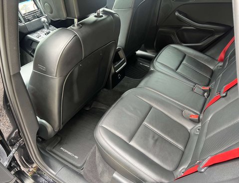 Porsche Macan 3.0 Macan S Semi-Auto 4WD 5dr 41