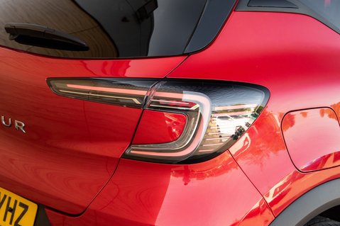 Renault Captur TECHNO TCE 10