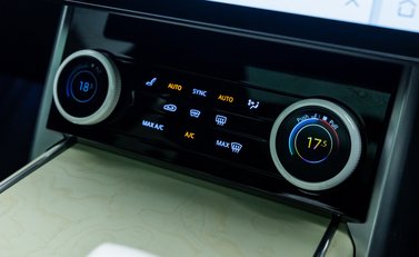 Land Rover Range Rover P530 SV 26