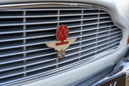 Aston Martin DB4 Series III 11