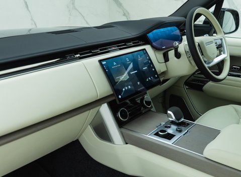 Land Rover Range Rover P530 FIRST EDITION 24