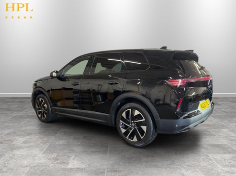 Vauxhall Grandland 1.2 Ultimate SUV 5dr Petrol Hybrid e-DCT Euro 6 (s/s) (136 ps) 5