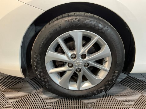 Toyota Auris 1.6 V-Matic Icon Touring Sports Multidrive S 5dr 8