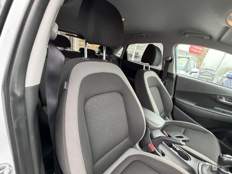 Hyundai KONA PREMIUM 10