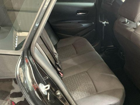 Toyota Corolla 1.8 VVT-h Icon Tech Touring Sports CVT Euro 6 (s/s) 5dr 8