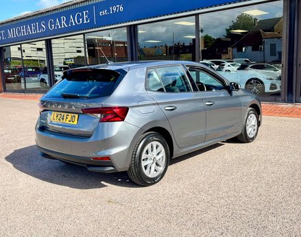 Skoda Fabia 1.0 Fabia SE Comfort TSi Semi-Auto 5dr 8