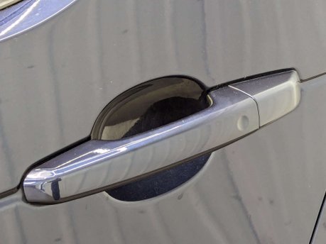 Land Rover Discovery 3.0 Discovery HSE TD6 Auto 4WD 5dr 30