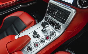 Mercedes-Benz SLS AMG 17