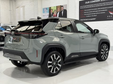 Toyota Yaris Cross PREMIERE EDITION 22