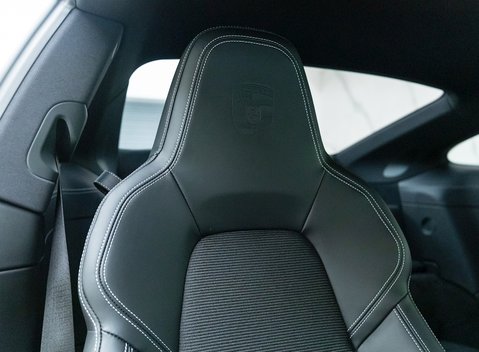 Porsche 911 (992) GT3 Touring 11