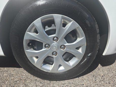 Hyundai i10 SE ONLY 13,000 MILES FROM NEW 13
