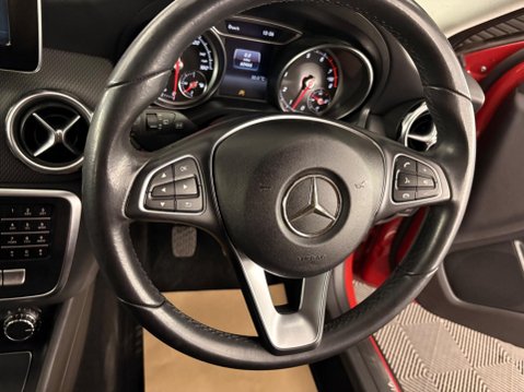 Mercedes-Benz GLA 1.6 GLA200 SE (Executive) Euro 6 (s/s) 5dr 28