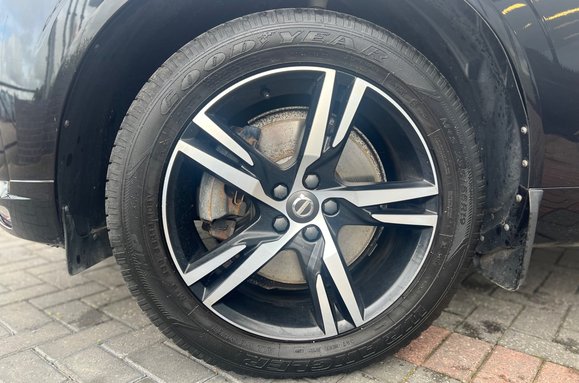Volvo XC60 T5 R-DESIGN AWD PETROL AUTO 12