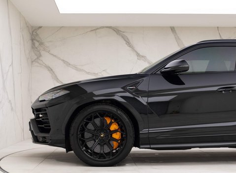 Lamborghini Urus V8 27