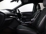 Ford Kuga ST-LINE 37