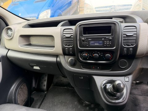 Renault Trafic 1.6 dCi 27 Business+ Panel Van 5dr Diesel Manual SWB Standard Roof Euro 6 ( 24